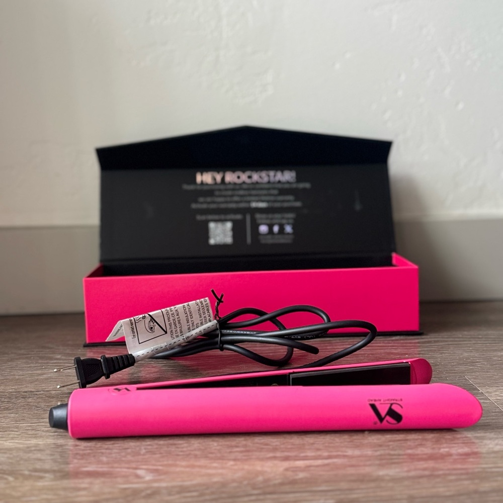 VS Pink Hair Straightener
